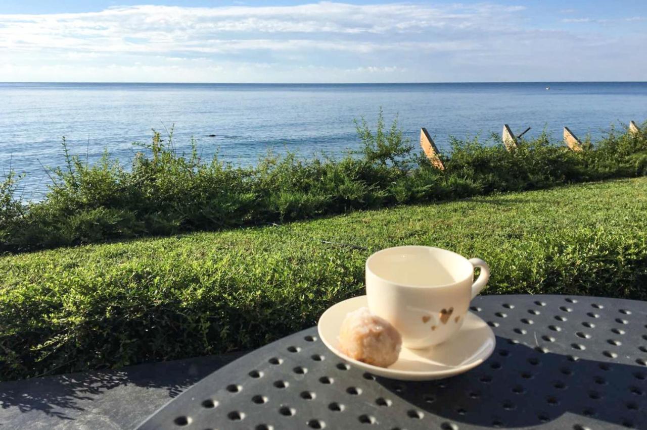 Beach Villa Varna - Cosiness 4 Meters From The Sea Dış mekan fotoğraf